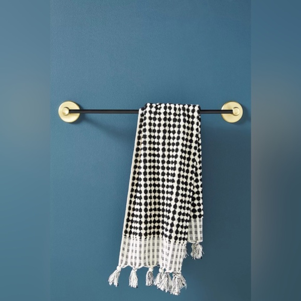 Darwin Towel Bar